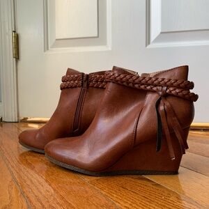 Elegant Brown Braided Ankle Booties New